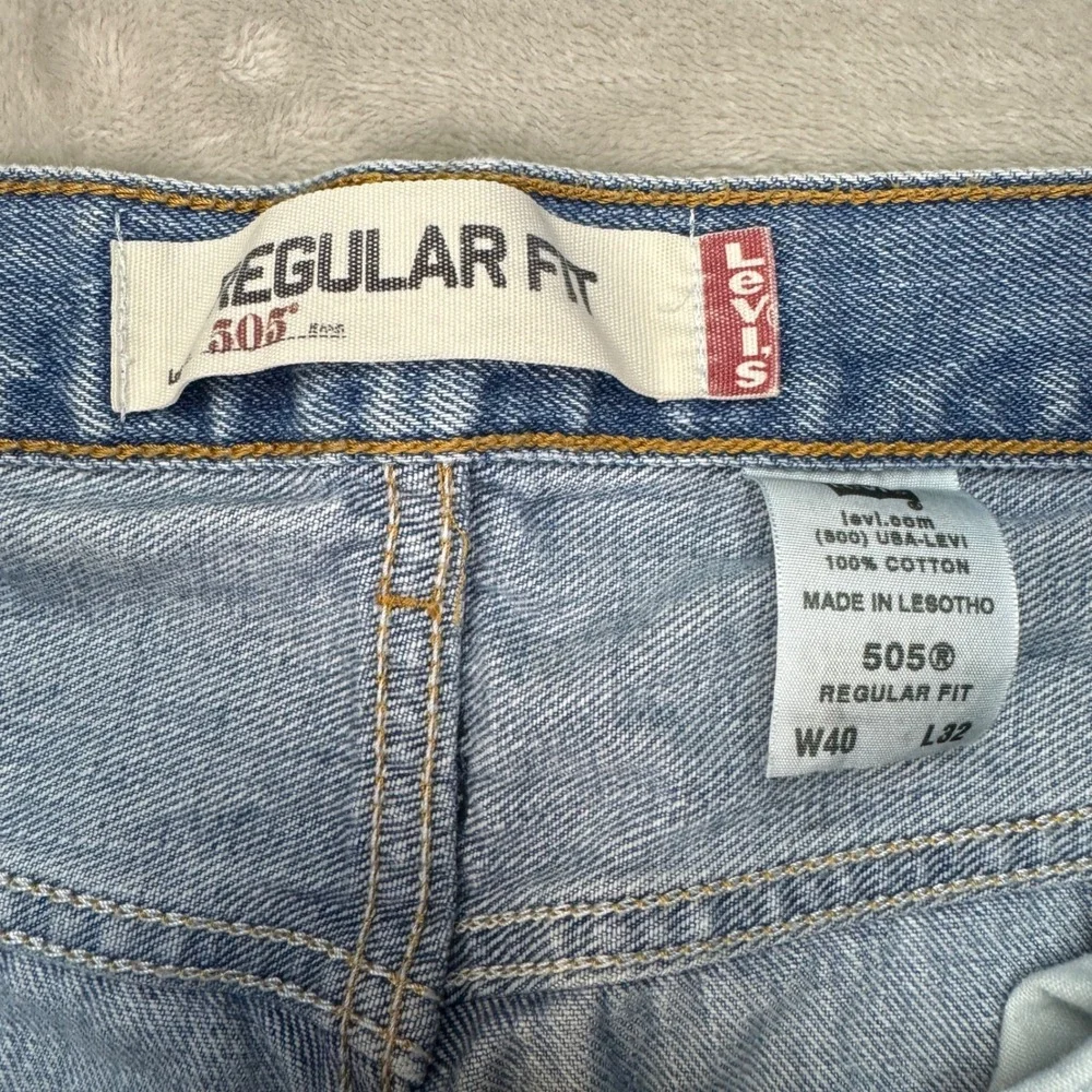 Levis shipping fast